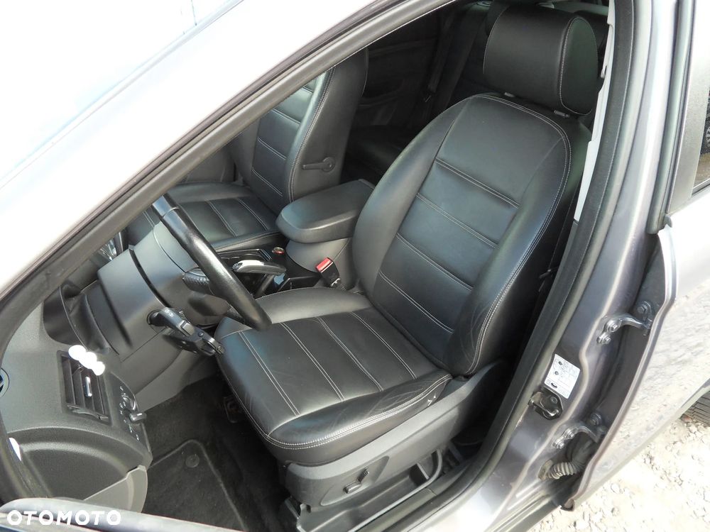 Ford Kuga 2.0 TDCi 2x4 Titanium - 13