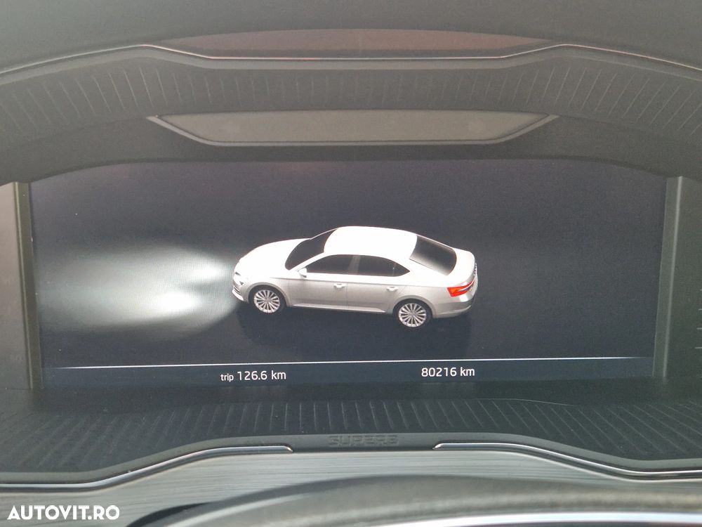 Skoda Superb 2.0 TDI DSG Ambition - 10