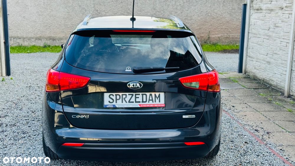 Kia Ceed 1.6 CRDi 128 Dream Team Edition - 23