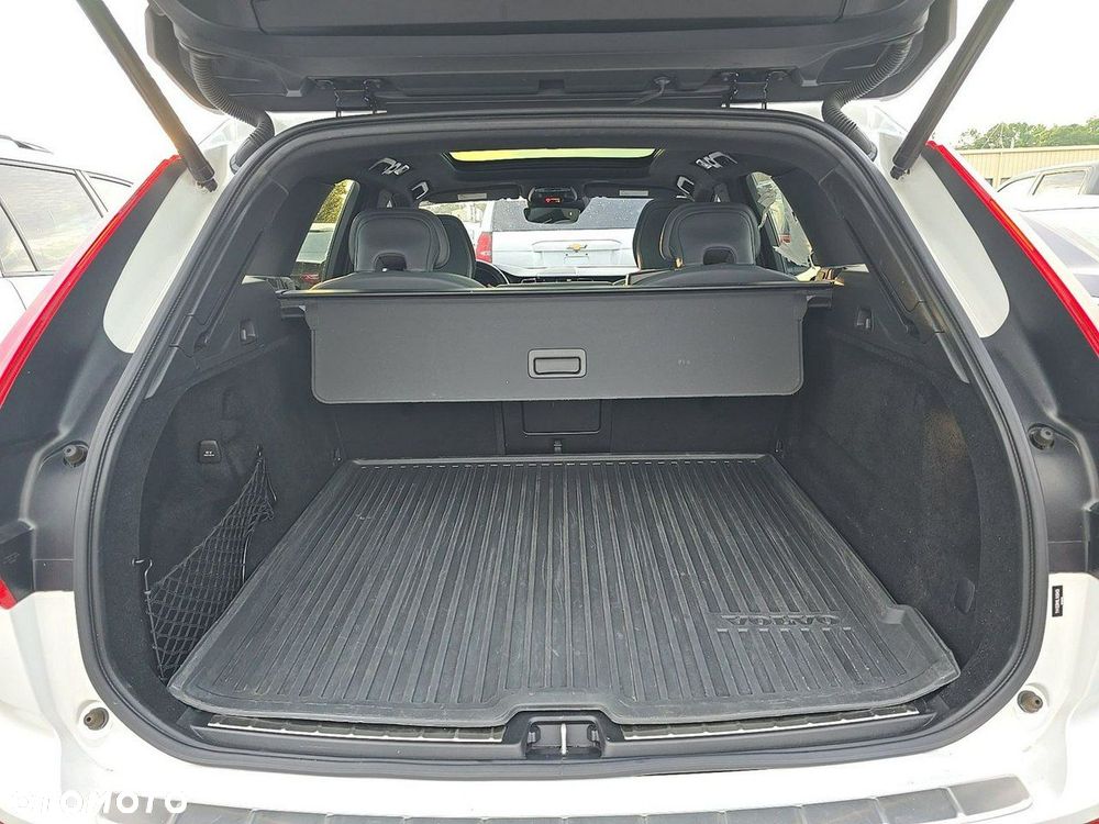 Volvo XC 60 T5 AWD R-Design - 13