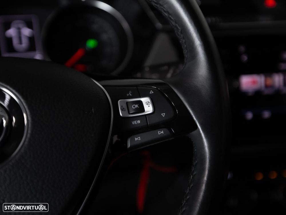 VW Touran 2.0 TDI Confortline DSG - 17