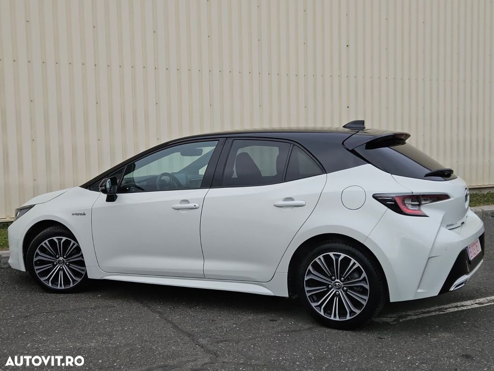 Toyota Corolla 2.0 HSD Exclusive Plus GR Sport Bi-Tone - 36