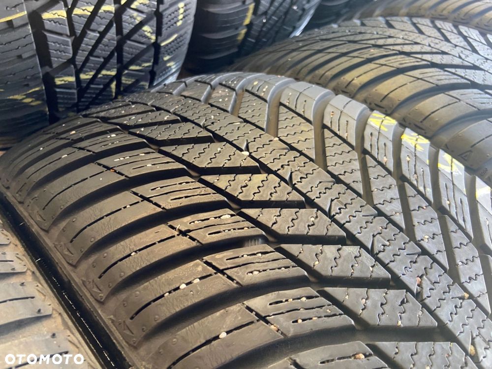 225/40/18 Nexen N'Blue 4 Season_7,3mm_4szt_(388) - 7