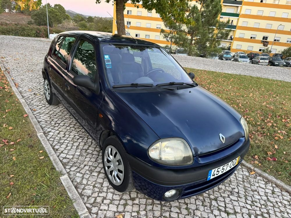 Renault Clio 1.2 RT - 1