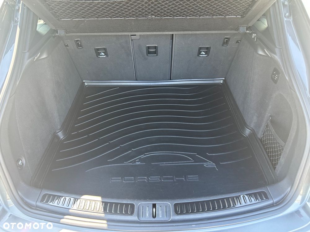 Porsche Macan Turbo PDK - 18
