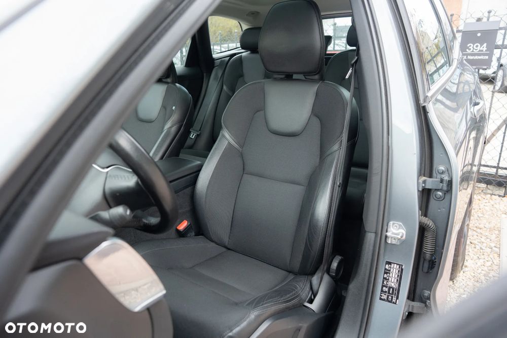 Volvo XC 60 D4 Geartronic Momentum Pro - 11