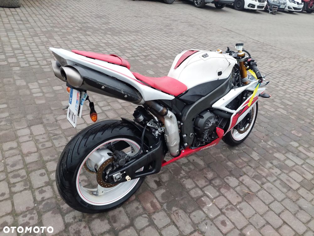 Yamaha R1 - 5