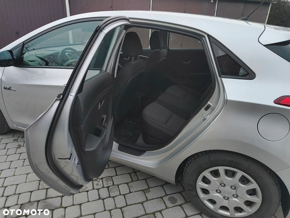 Hyundai i30 1.4 Trend - 12
