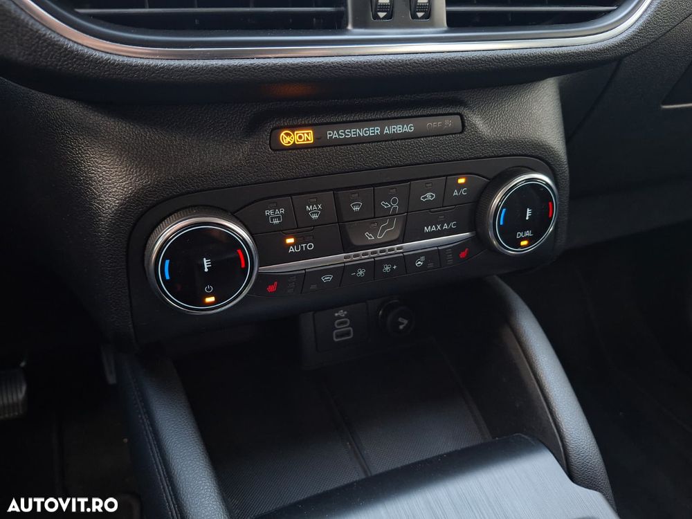 Ford Kuga - 32
