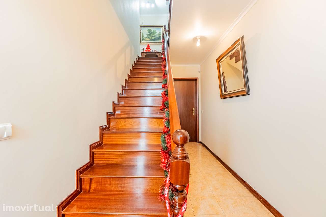 Moradia T4 - Santa Cruz, Lagoa - Grande imagem: 2/38