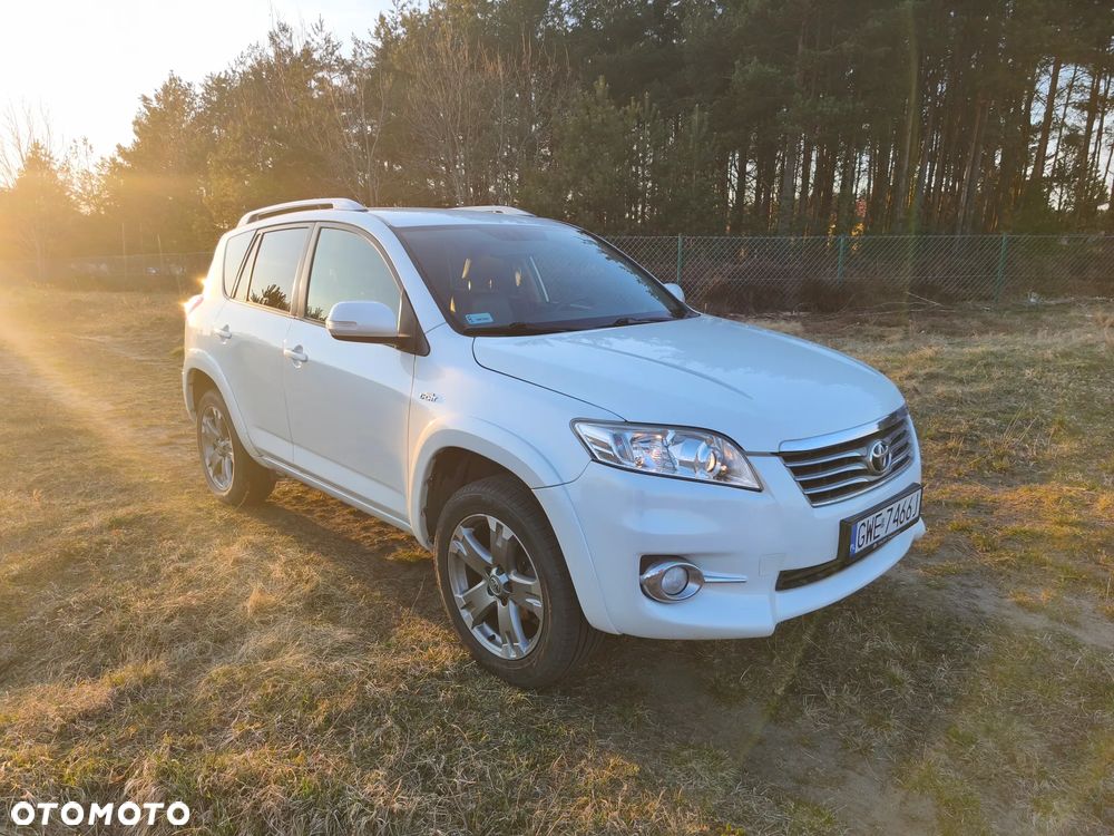 Toyota RAV4 2.2 D-CAT Premium - 1