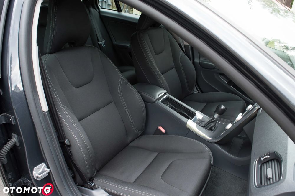 Volvo V60 D4 Business Edition - 27