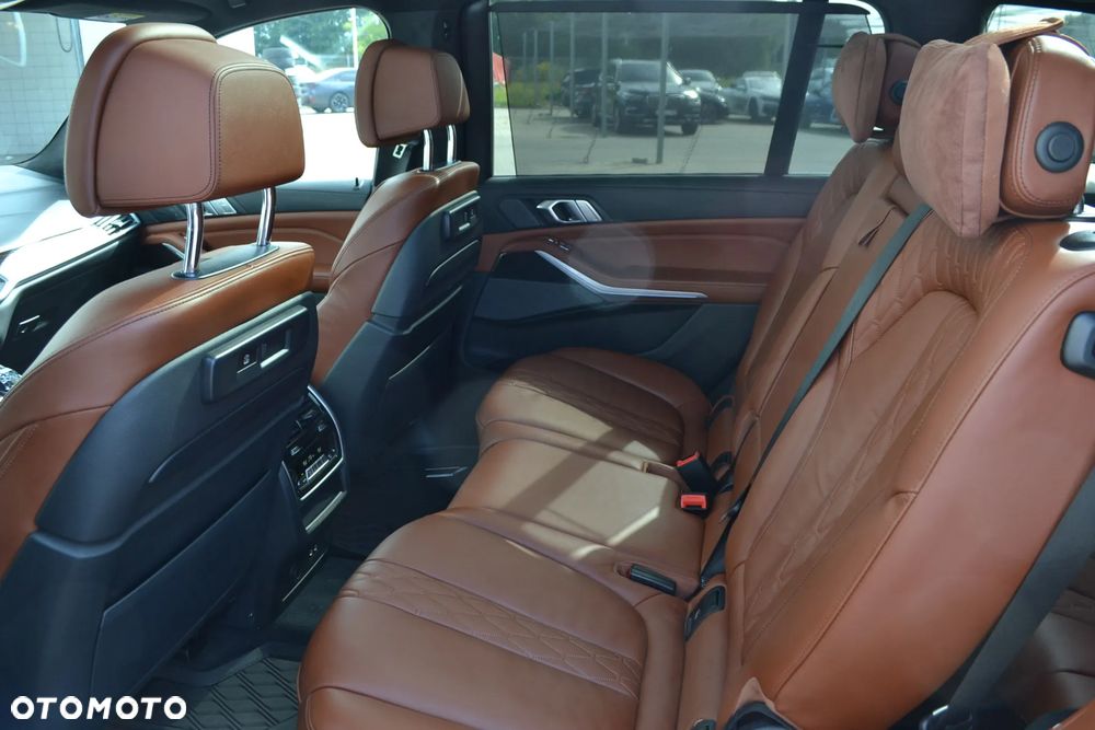 BMW X7 M50i sport - 8