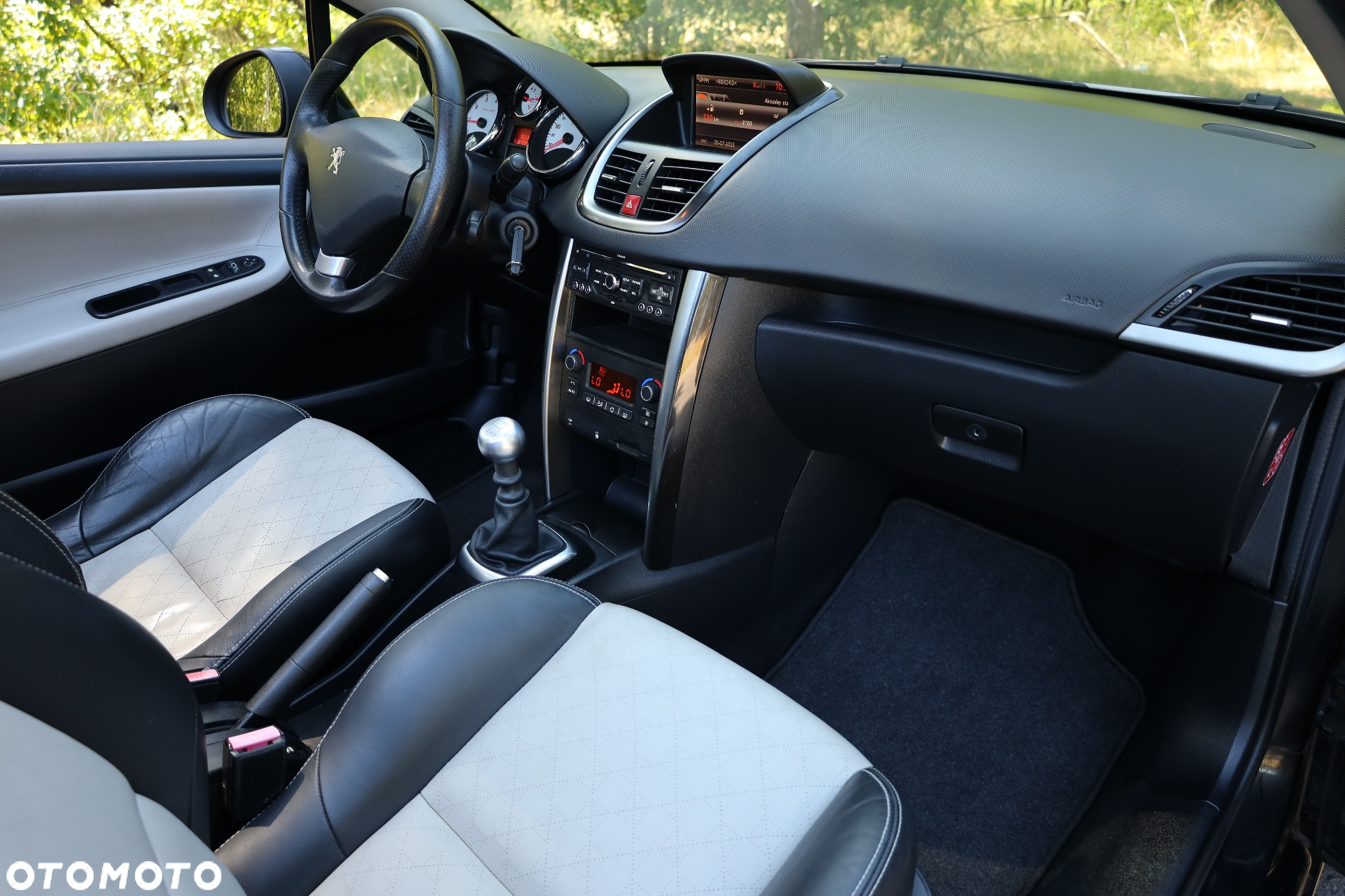 Peugeot 207 CC 155 THP Roland Garros - 30