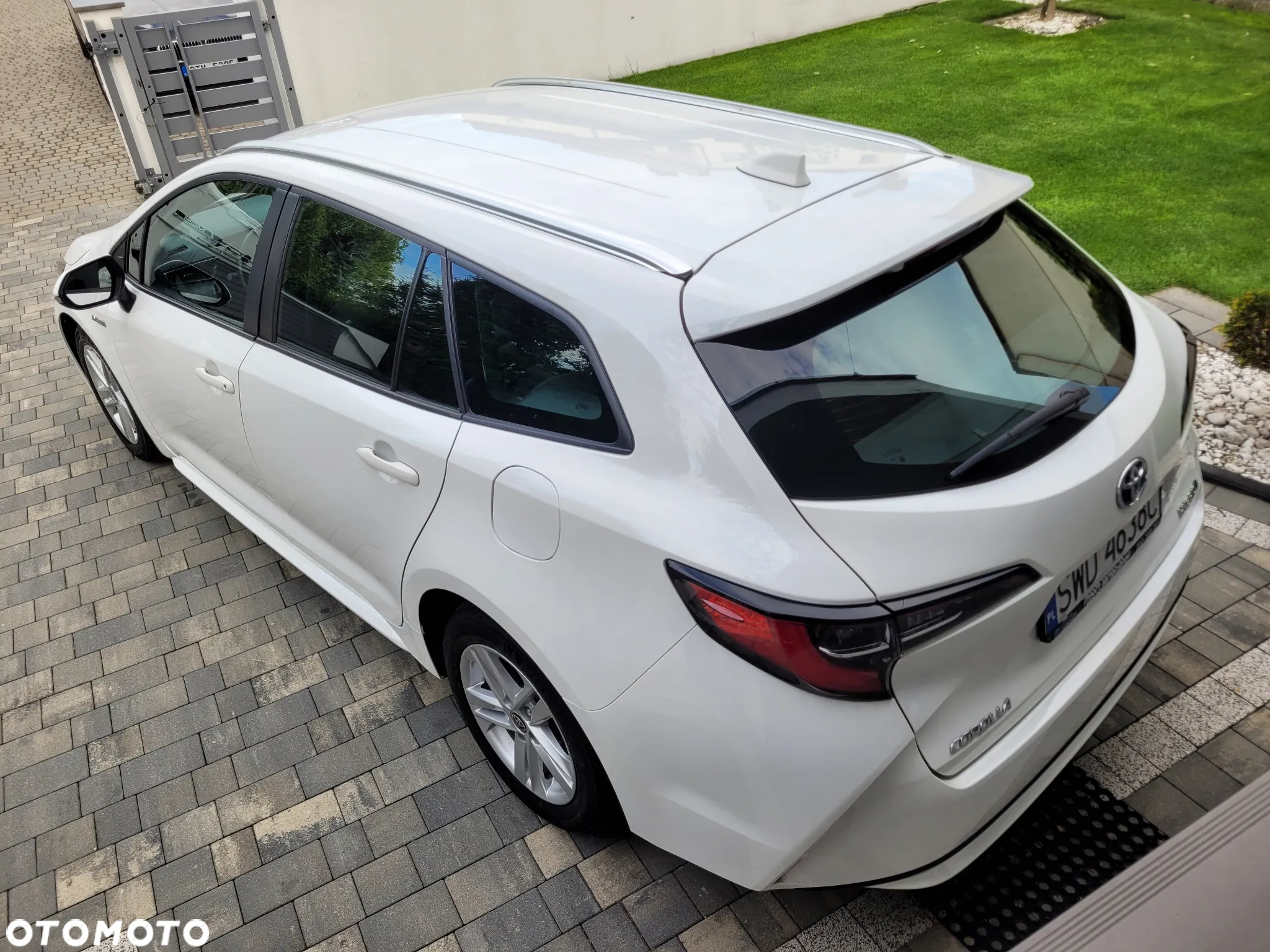 Toyota Corolla 1.8 Hybrid Touring Sports Comfort - 11