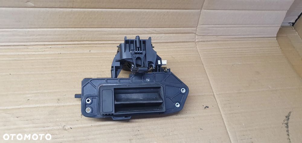 Zamek klapy bagażnika klamka mikrostyk Mercedes E-Klasa W211 A2117400093 - 1