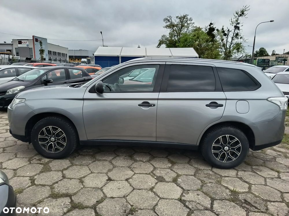 Mitsubishi Outlander 2.0 2WD Plus - 2