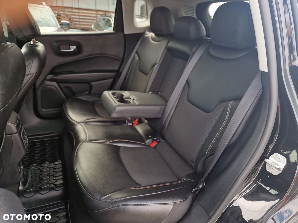 Jeep Compass - 25