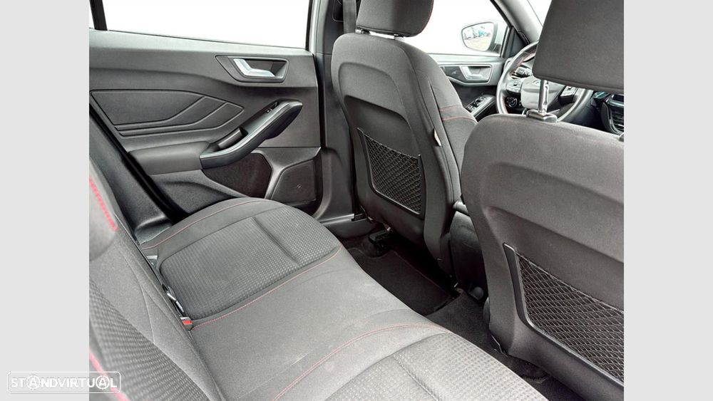 Ford Focus 1.0 EcoBoost MHEV ST-Line - 16