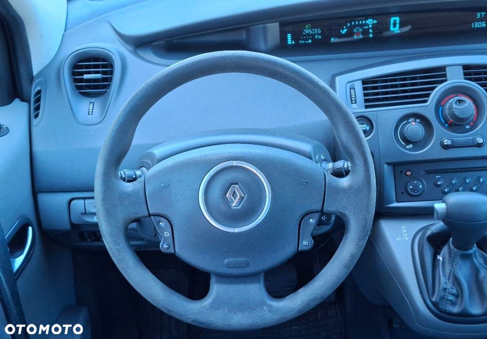 Renault Grand Scenic - 21