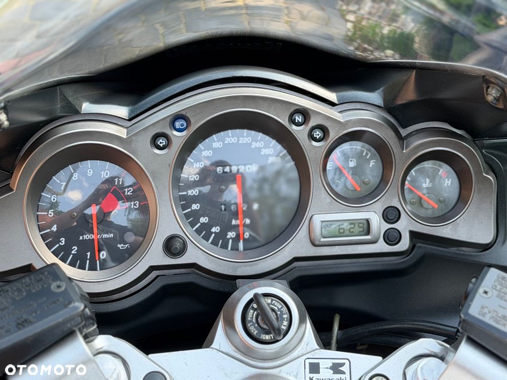 Kawasaki ZZR - 27