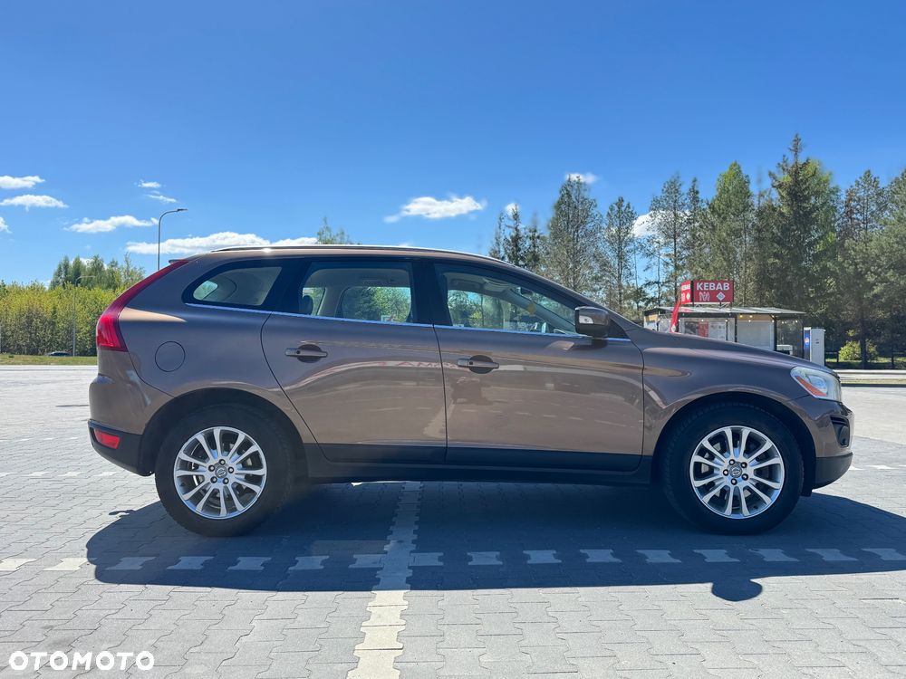 Volvo XC 60 2.4D AWD Summum - 9