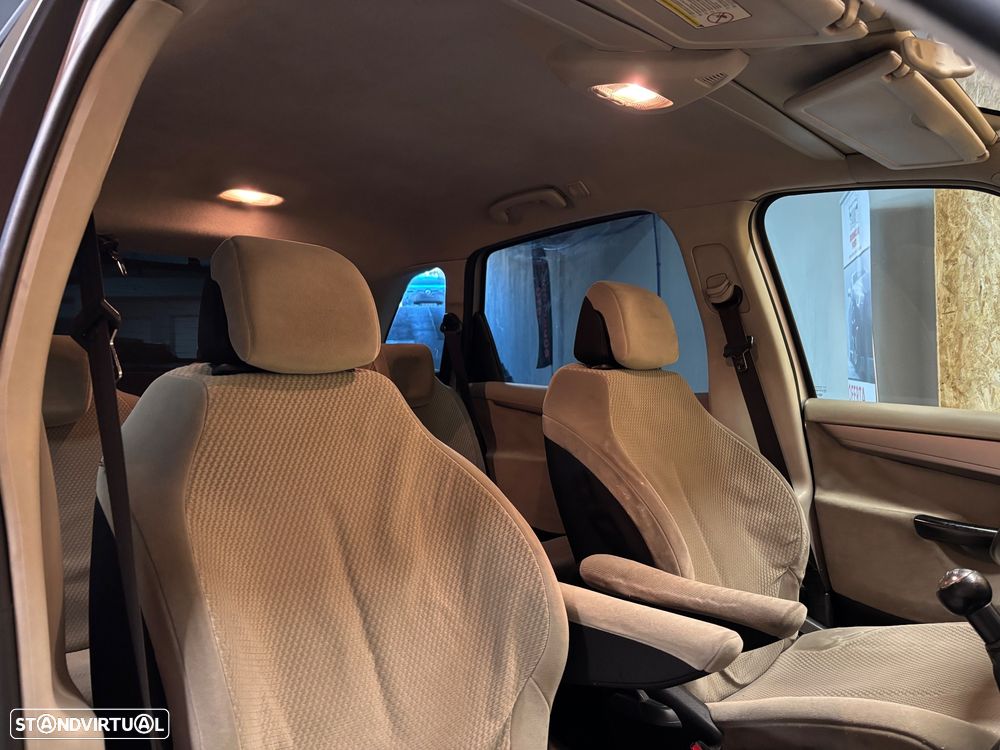 Citroën C4 Picasso 1.6 HDi Exclusive - 11