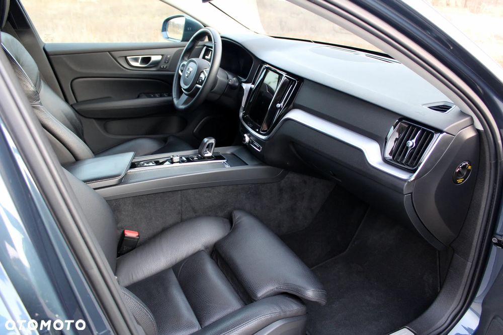 Volvo V60 Cross Country B4 D AWD Geartronic Pro - 26