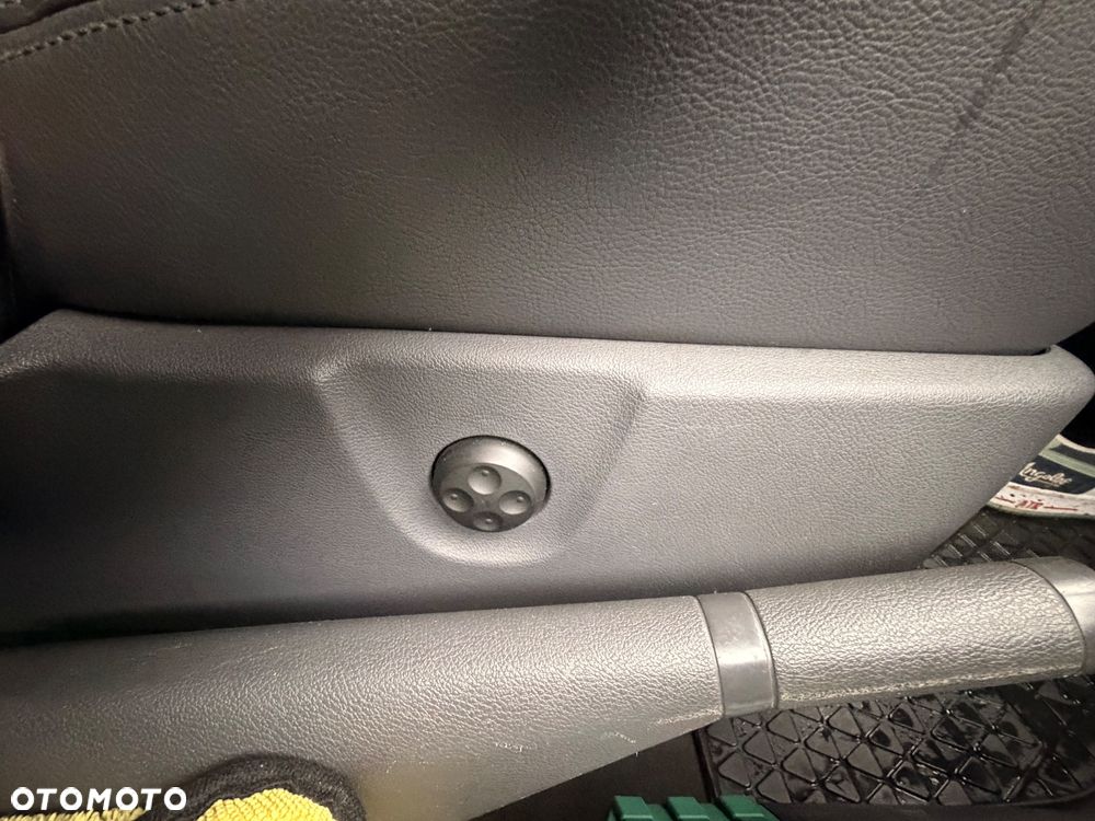 Volkswagen Multivan - 15