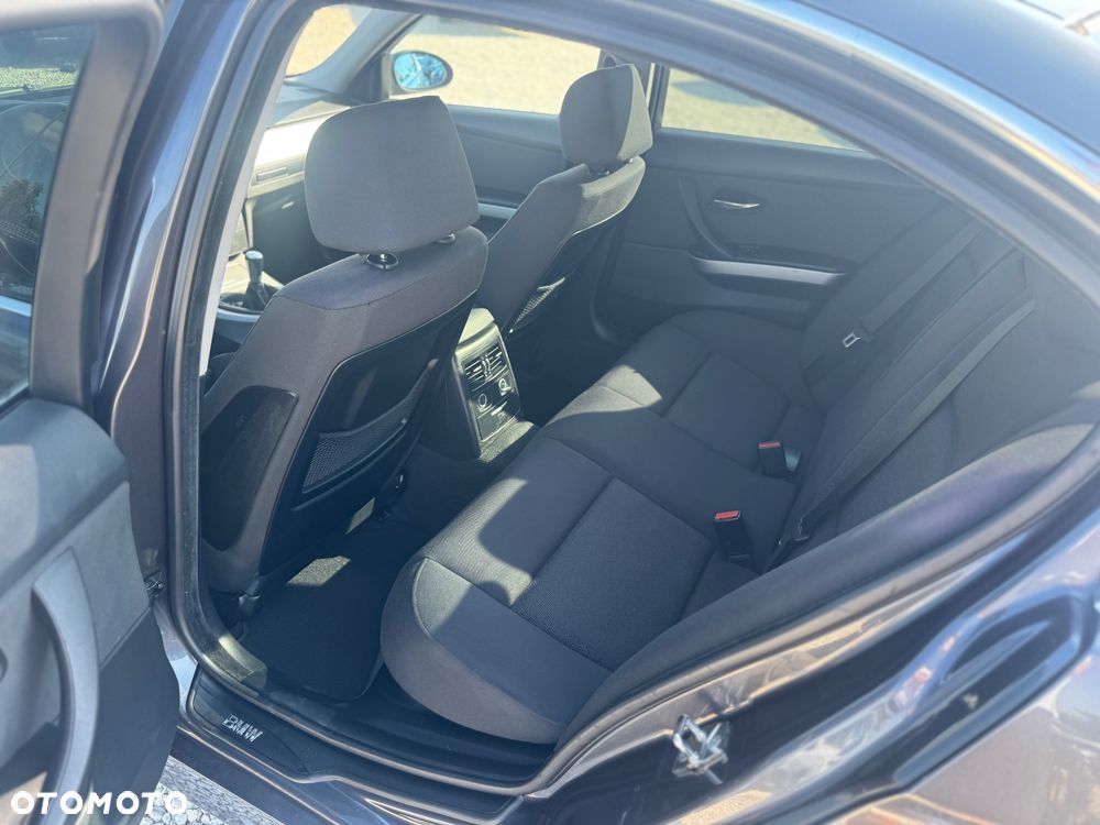 BMW Seria 3 325i - 18