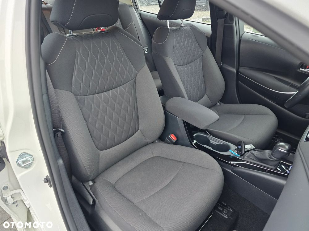 Toyota Corolla 1.8 Hybrid Comfort - 17