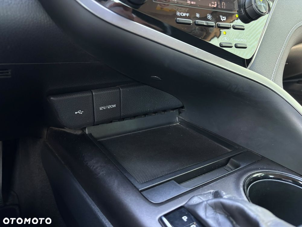 Toyota Camry 2.5 Hybrid Prestige CVT - 22