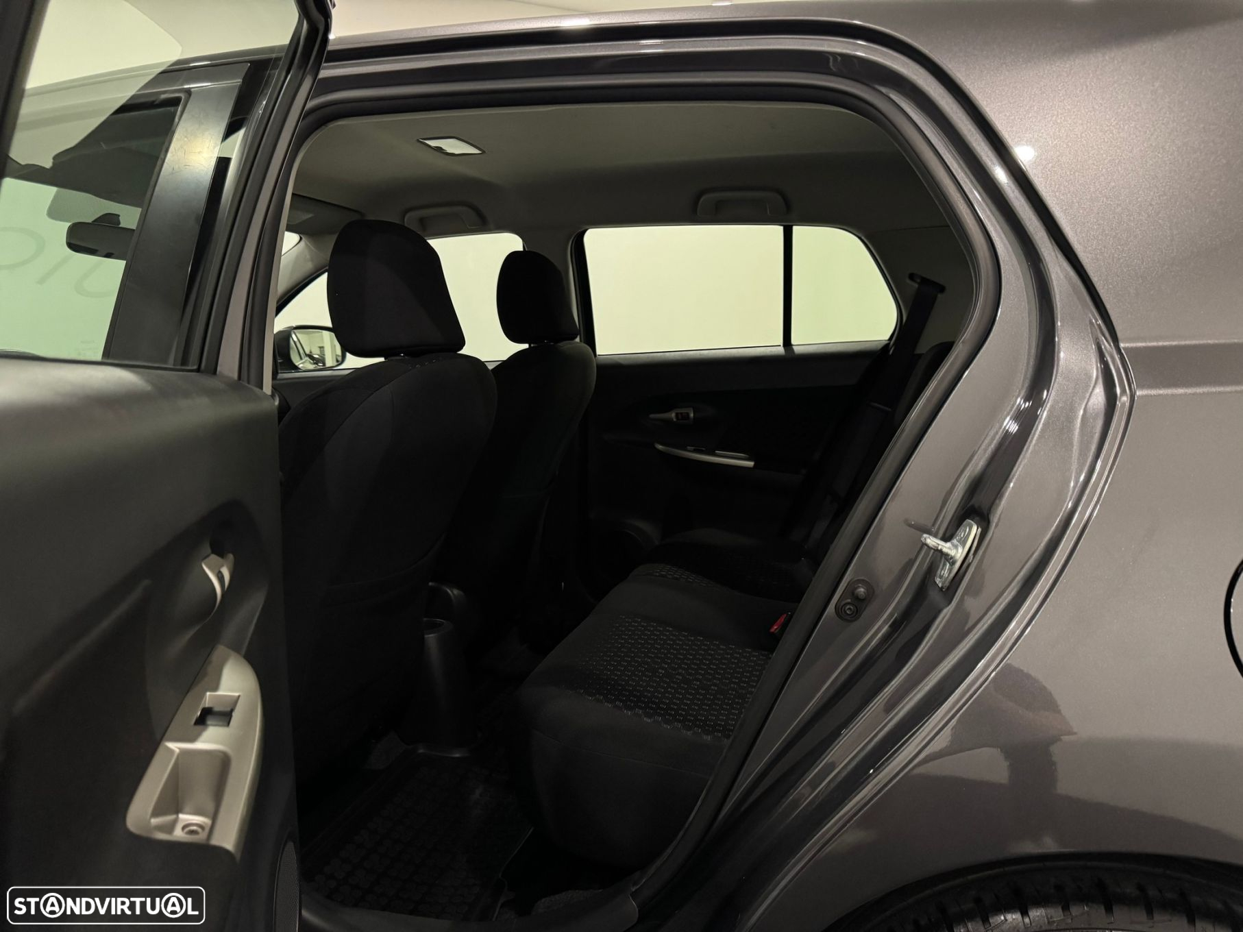 Toyota Urban Cruiser 1.33 VVT-i Sol - 26