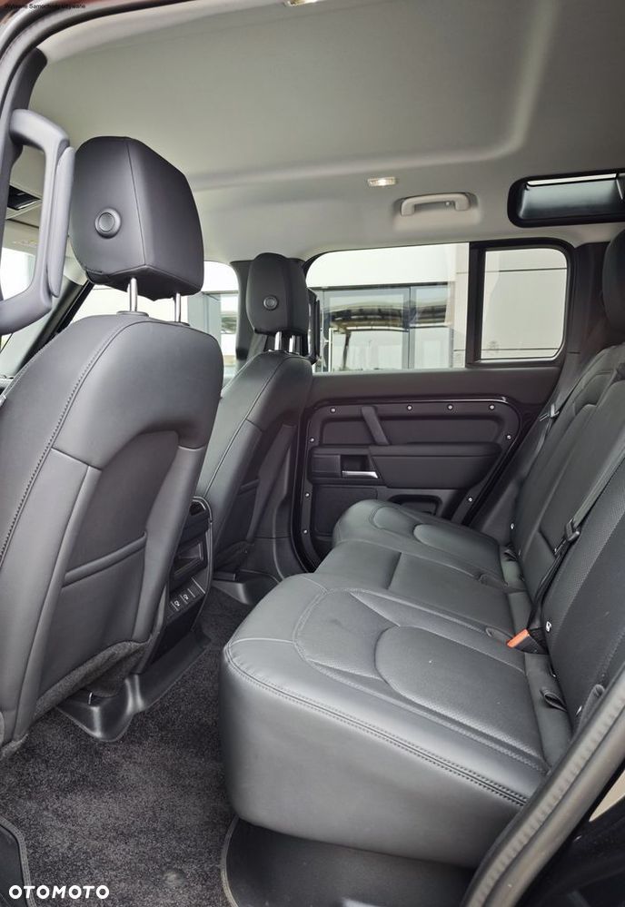Land Rover Defender - 18