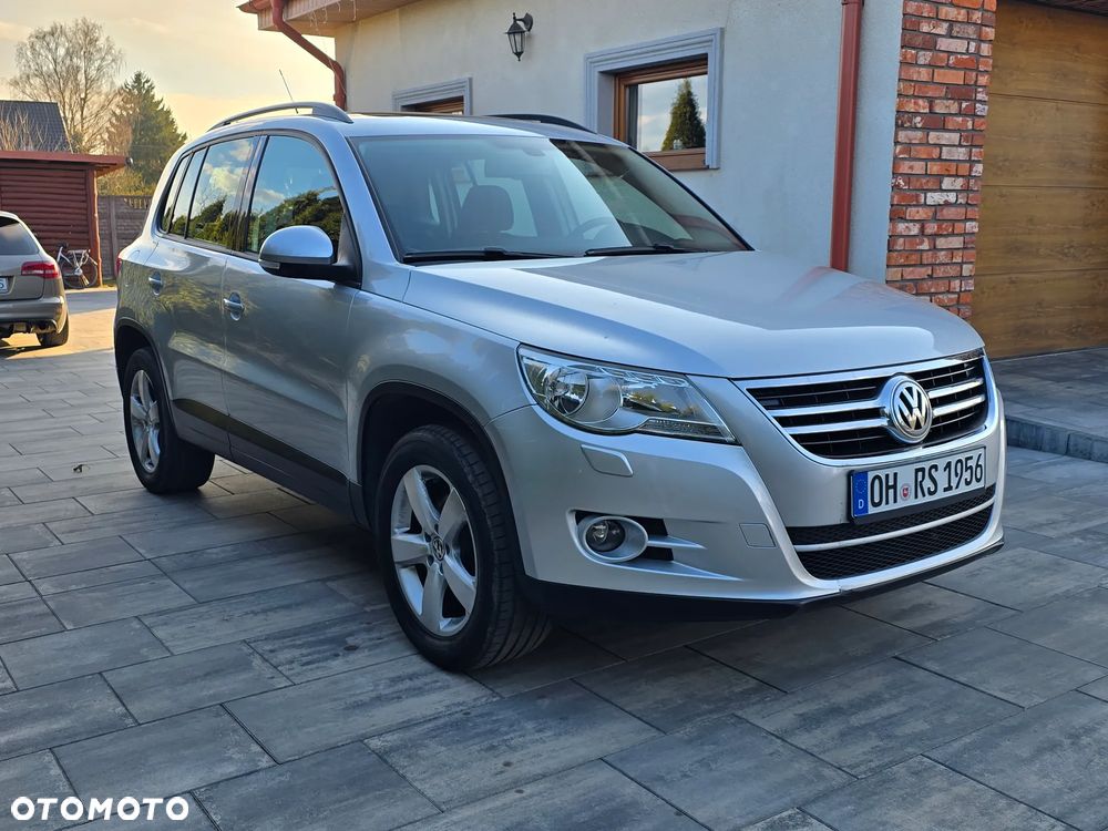 Volkswagen Tiguan - 1