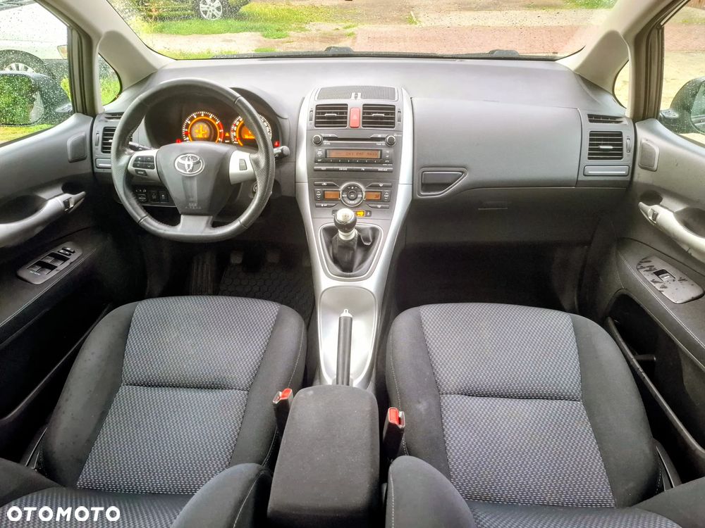 Toyota Auris - 15