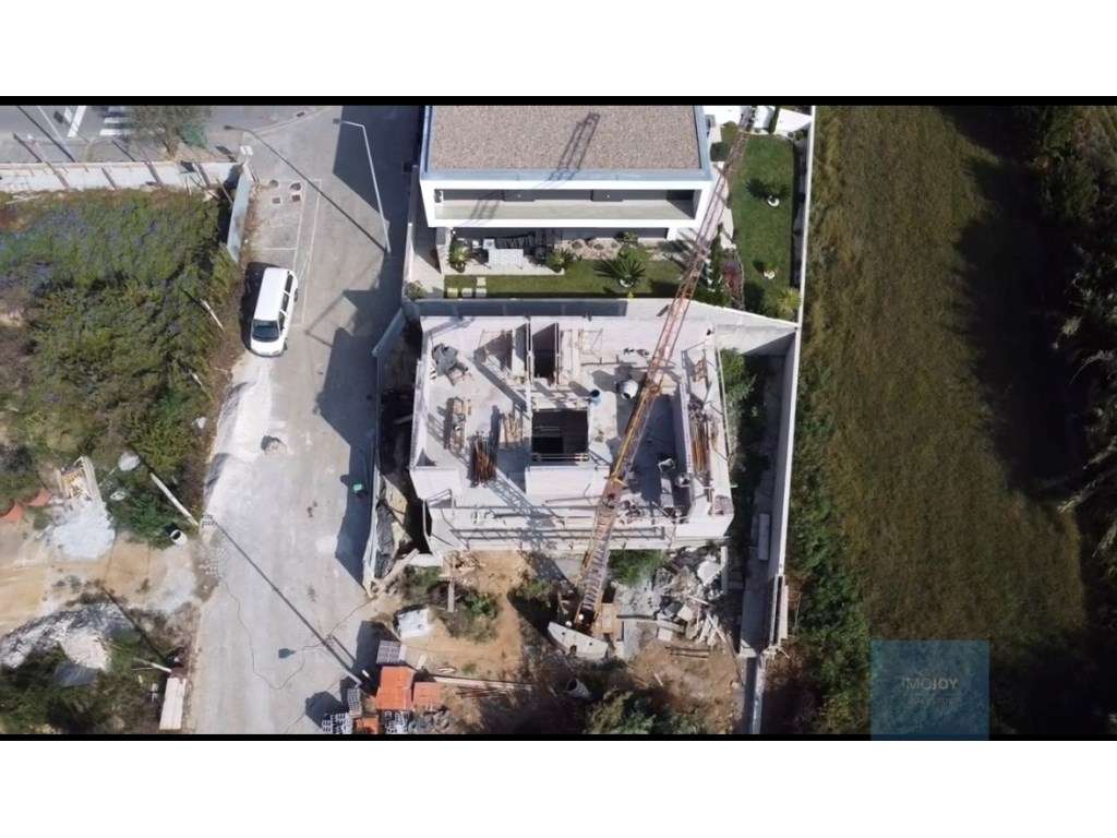 Moradia T3 de Luxo com Piscina, Elevador e 4 Frentes em Vila Nova d... - Grande imagem: 5/11