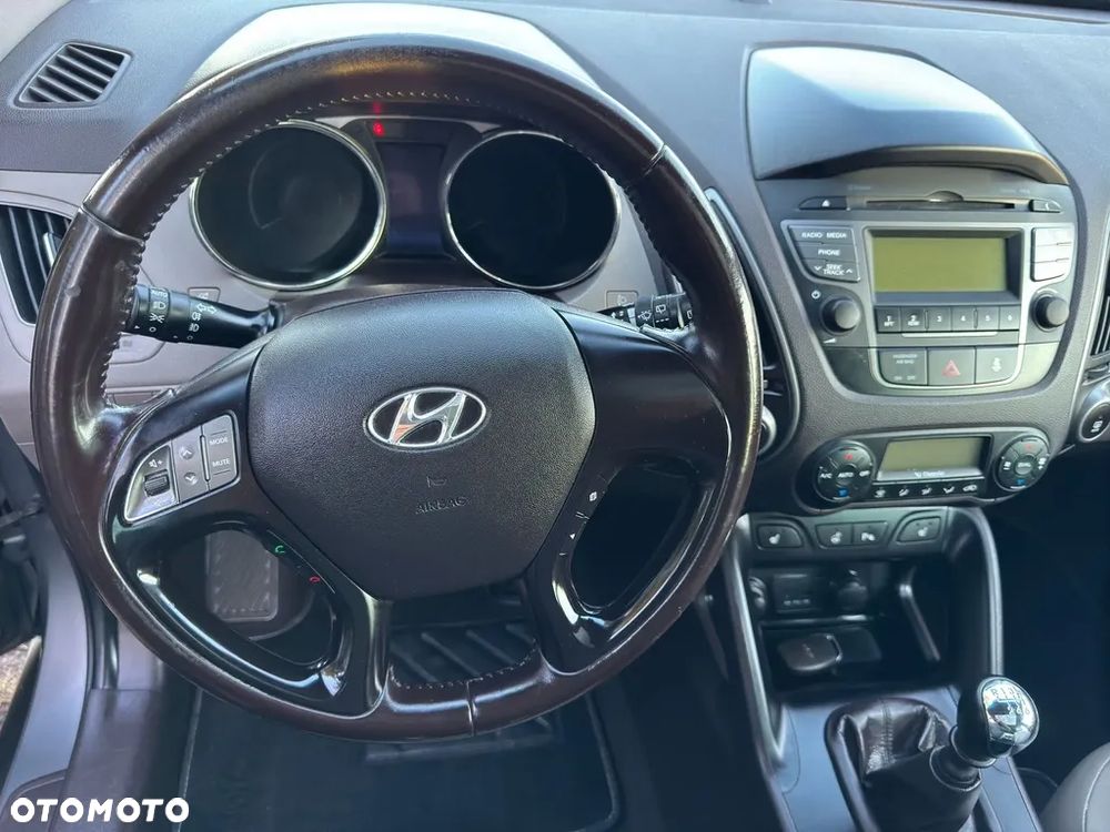 Hyundai ix35 1.6 2WD Fifa World Cup Edition - 12