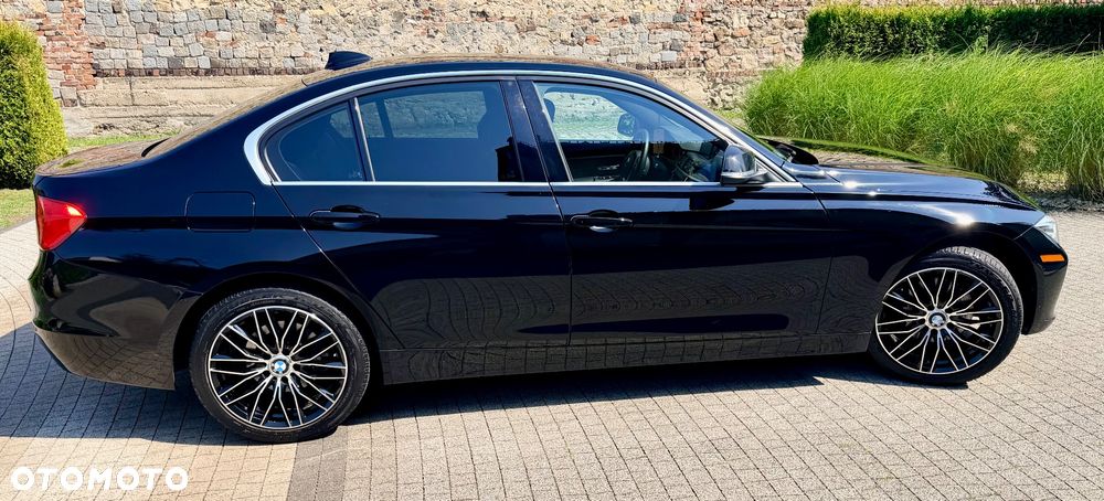 BMW Seria 3 328i xDrive Luxury Line - 4