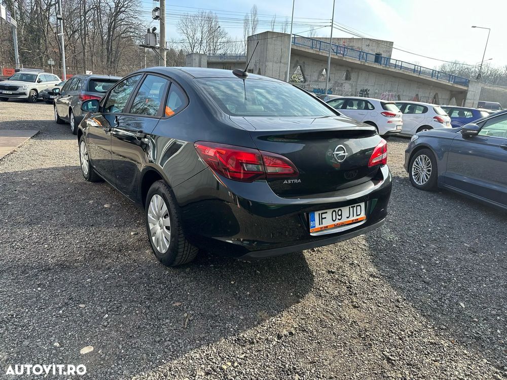 Opel Astra 1.6 TWINPORT ECOTEC Active - 4