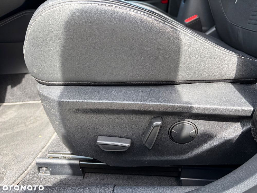 Ford Focus 2.0 EcoBlue ST - 17