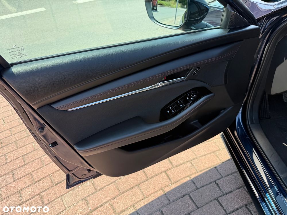 Mazda 3 SKYACTIV-G 2.0 M-Hybrid - 12