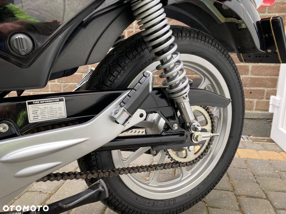Yamaha YBR - 28