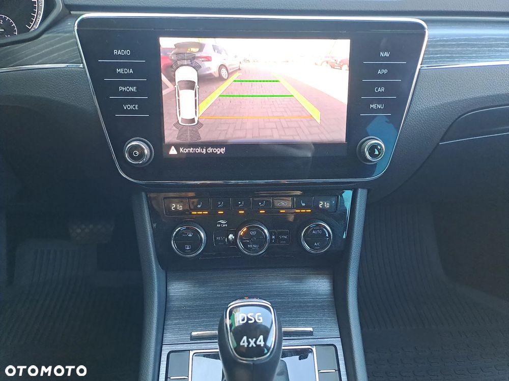 Skoda Superb 2.0 TDI SCR 4x4 Style DSG - 18