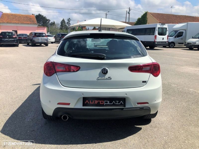 Alfa Romeo Giulietta 1.6 JTDM Exclusive - 6