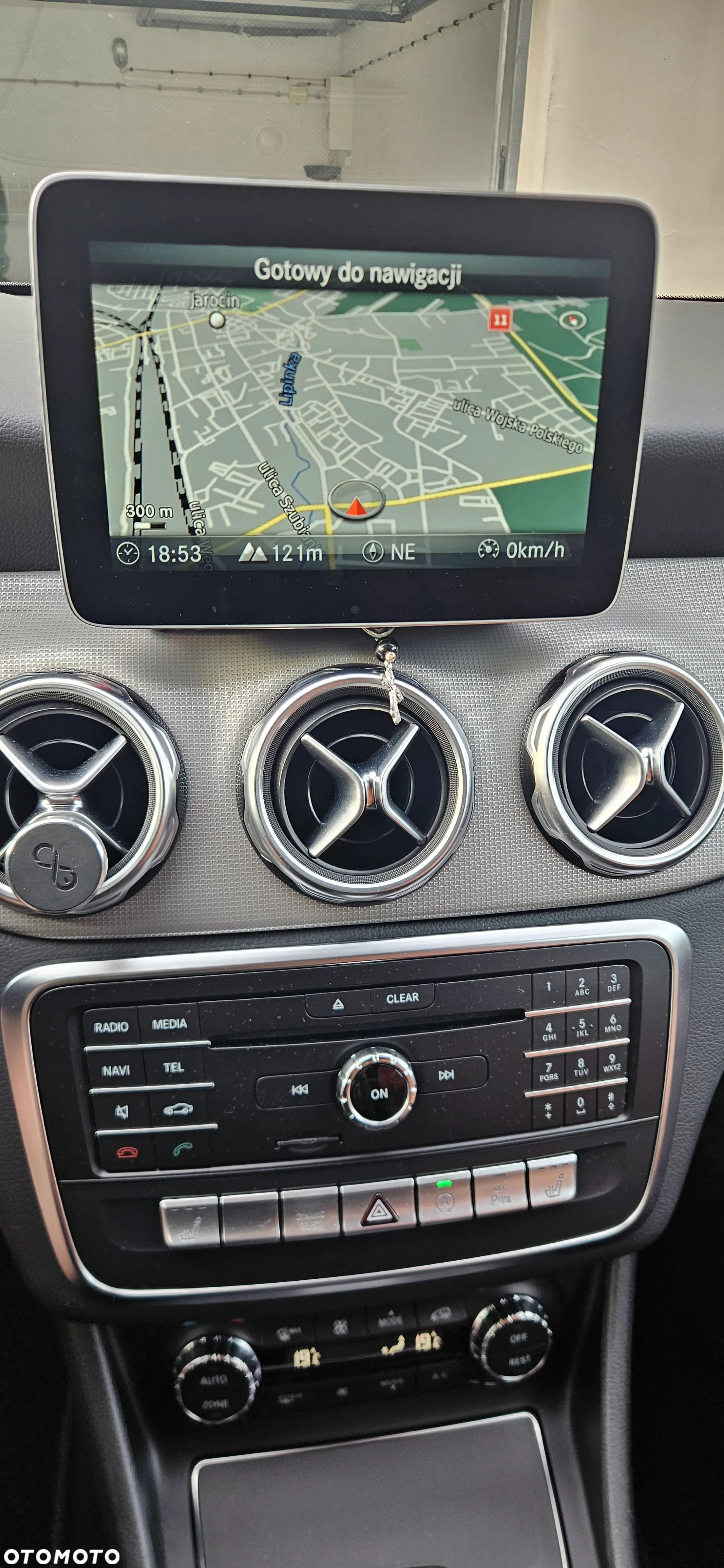 Mercedes-Benz GLA - 10