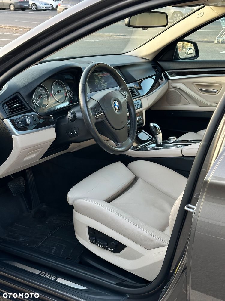 BMW Seria 5 528i xDrive Sport-Aut - 14