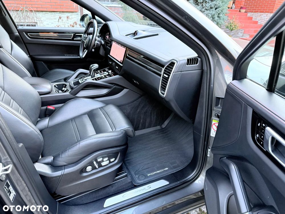 Porsche Cayenne S - 21