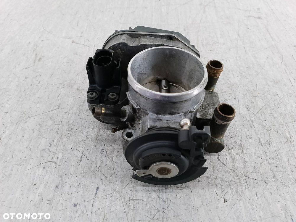 PRZEPUSTNICA AUDI A4 B5 408237212002 1.8 20V - 2