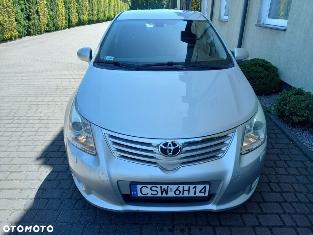 Toyota Avensis 1.8 Premium - 12